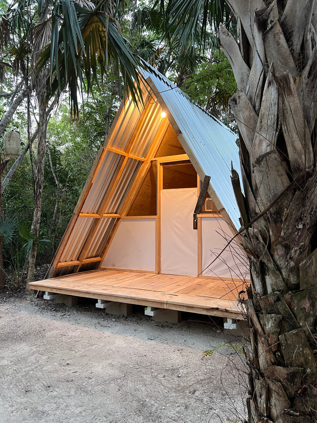Construir Ligero, Vivir Consciente: La Nueva Revolución de la Hospitalidad en la Naturaleza
