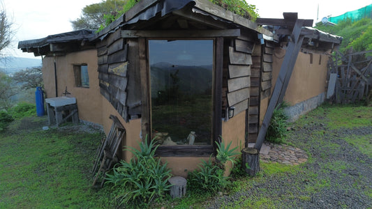 Casa Octágono: Un Refugio Hecho con las Manos y el Alma